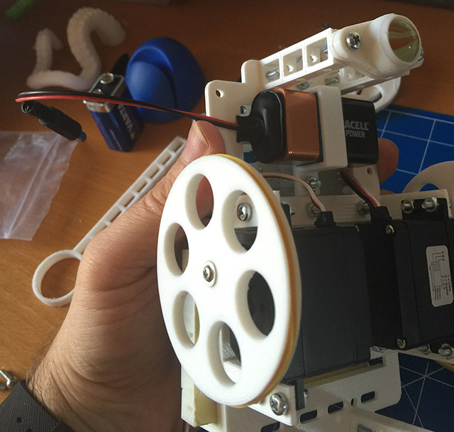 Dotbot S Il Piccolo Robot Per I Vostri Primi Esperimenti Di Coding Con Arduino Michele Maffucci